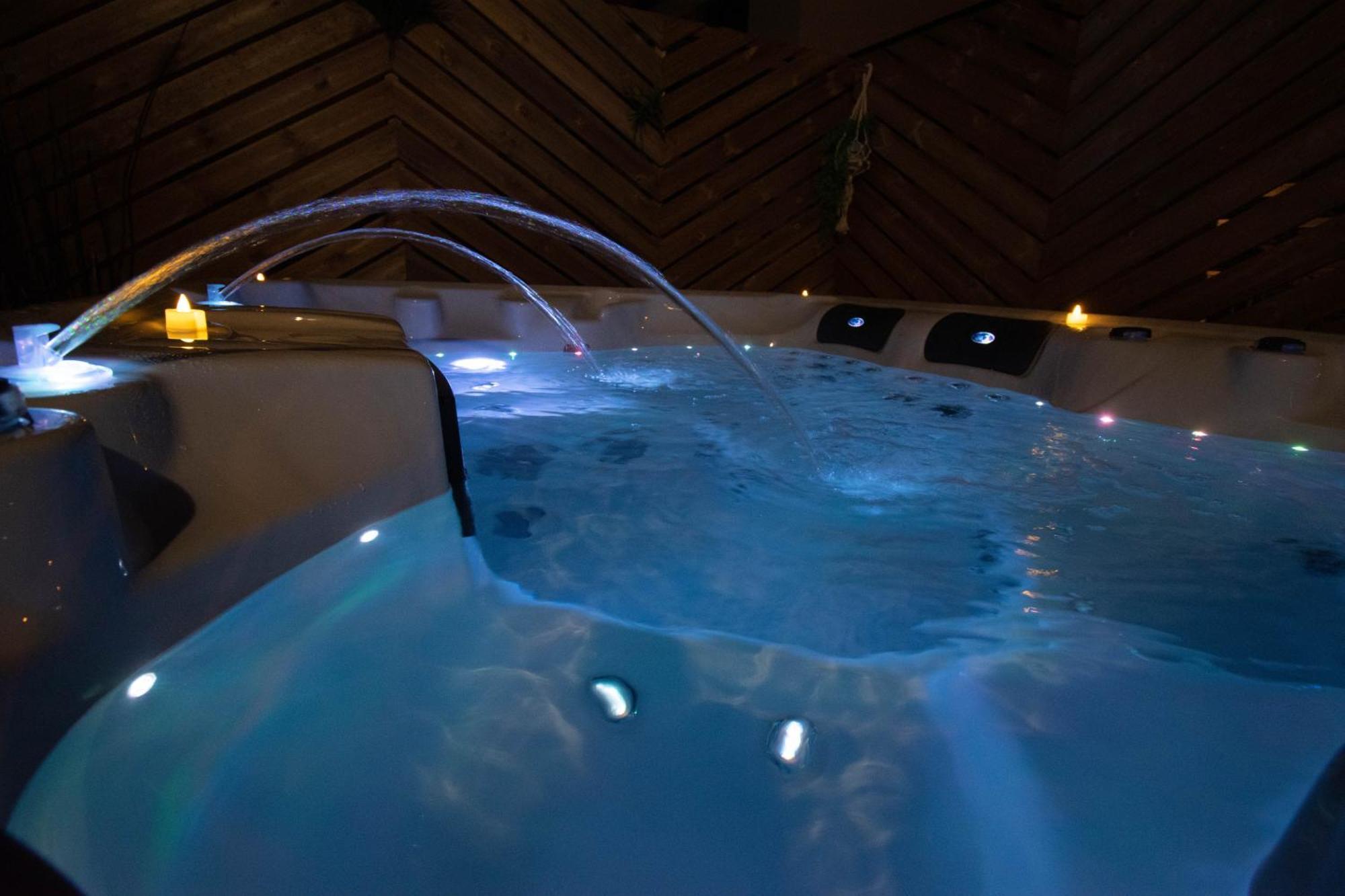 Studio Les 2 Fees - Jacuzzi - Deco Feerique Montfort-sur-Meu 외부 사진