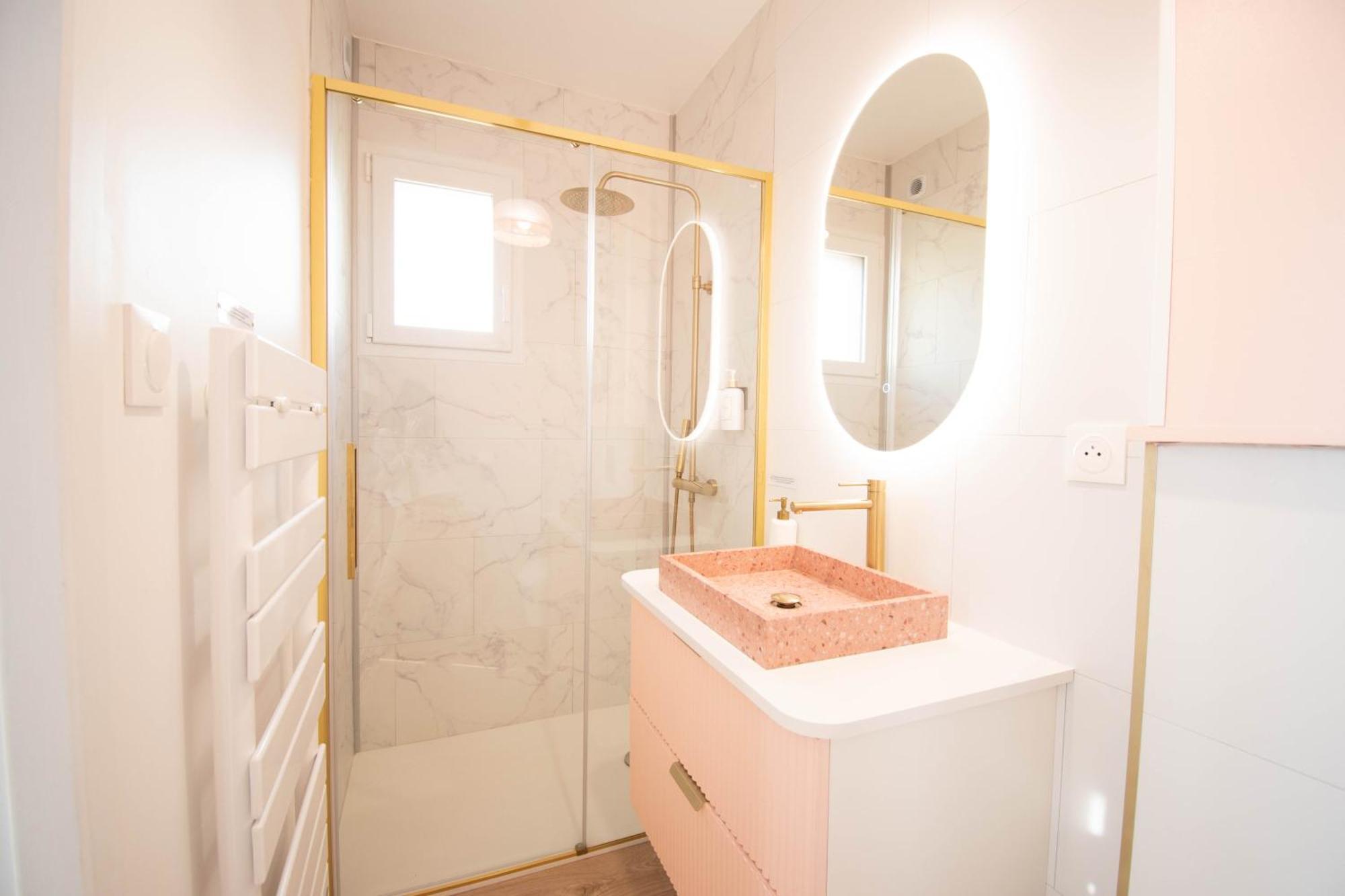 Studio Les 2 Fees - Jacuzzi - Deco Feerique Montfort-sur-Meu 외부 사진